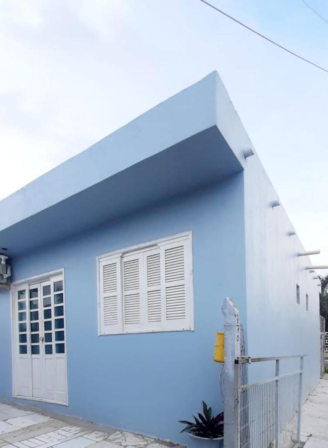 Kitnet S2 Em Torres-Rs - Na Mais Bela Praia Gaucha - Cozinha - Banheiro - Ar Condicionado - Tv Smart 32' - Wi-Fi - Estacionamento - Anfitria Superhost No Bnb Buitenkant foto
