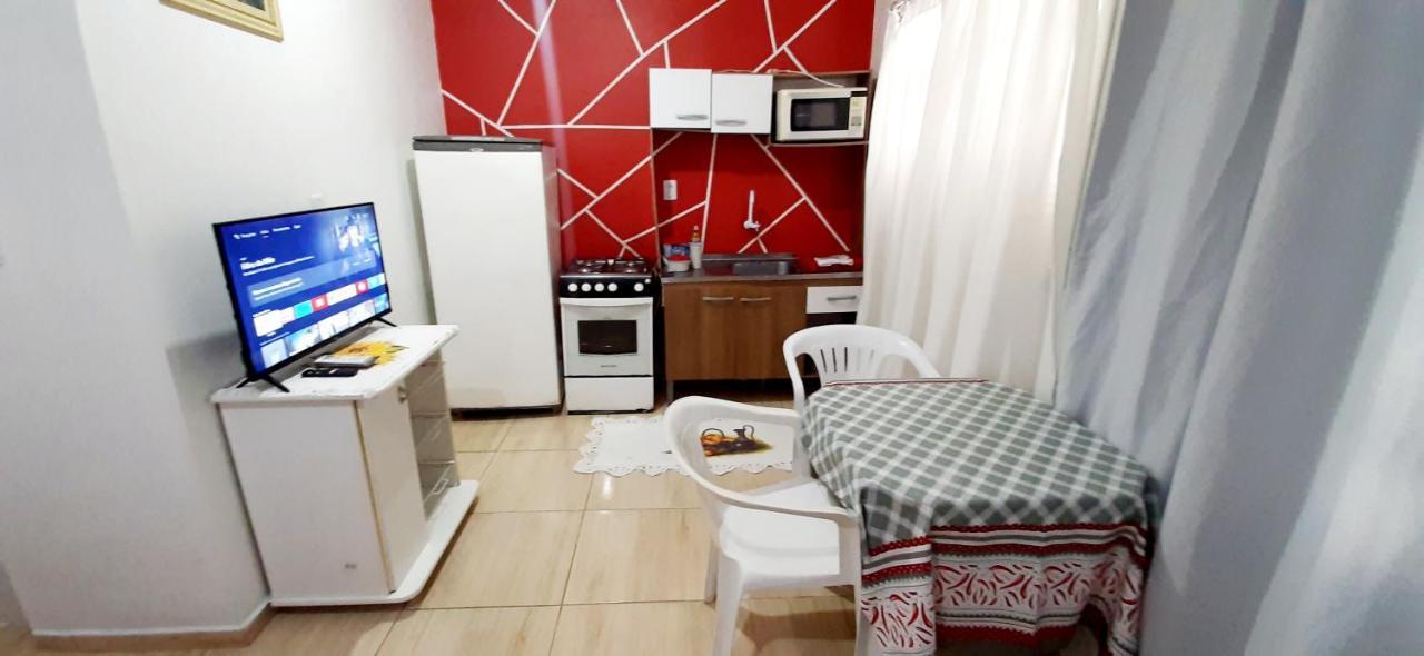 Kitnet S2 Em Torres-Rs - Na Mais Bela Praia Gaucha - Cozinha - Banheiro - Ar Condicionado - Tv Smart 32' - Wi-Fi - Estacionamento - Anfitria Superhost No Bnb Buitenkant foto
