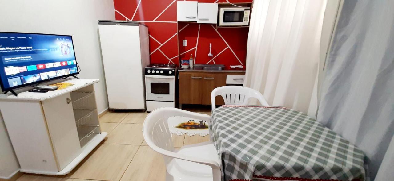 Kitnet S2 Em Torres-Rs - Na Mais Bela Praia Gaucha - Cozinha - Banheiro - Ar Condicionado - Tv Smart 32' - Wi-Fi - Estacionamento - Anfitria Superhost No Bnb Buitenkant foto