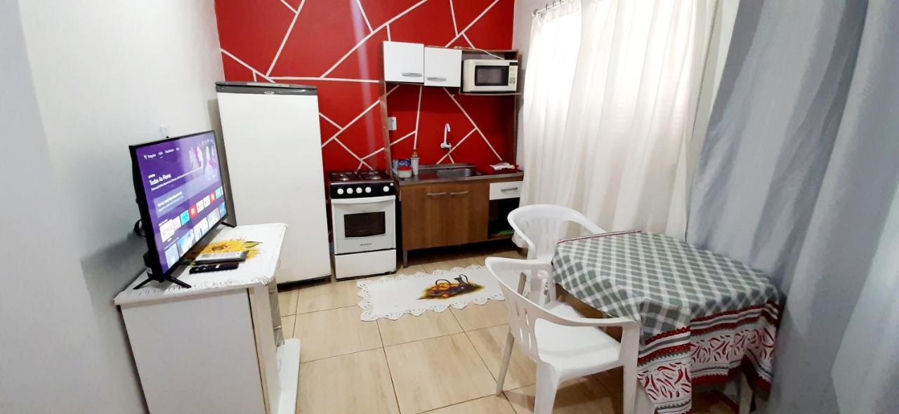 Kitnet S2 Em Torres-Rs - Na Mais Bela Praia Gaucha - Cozinha - Banheiro - Ar Condicionado - Tv Smart 32' - Wi-Fi - Estacionamento - Anfitria Superhost No Bnb Buitenkant foto