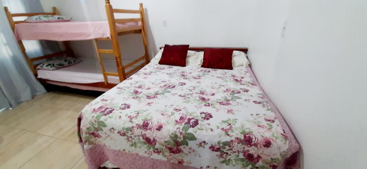 Kitnet S2 Em Torres-Rs - Na Mais Bela Praia Gaucha - Cozinha - Banheiro - Ar Condicionado - Tv Smart 32' - Wi-Fi - Estacionamento - Anfitria Superhost No Bnb Buitenkant foto