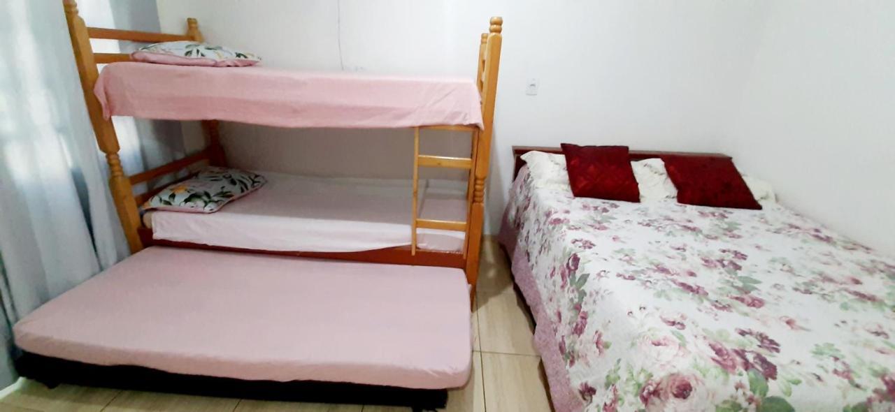 Kitnet S2 Em Torres-Rs - Na Mais Bela Praia Gaucha - Cozinha - Banheiro - Ar Condicionado - Tv Smart 32' - Wi-Fi - Estacionamento - Anfitria Superhost No Bnb Buitenkant foto