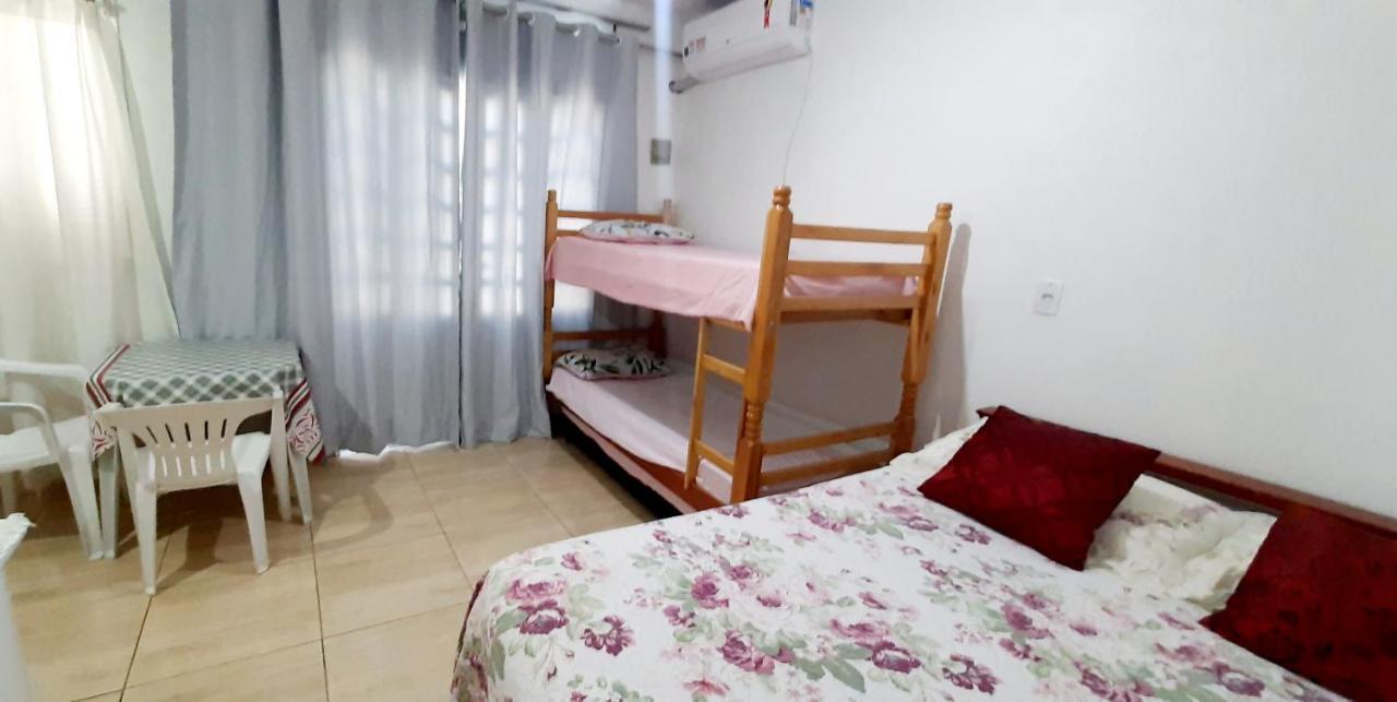 Kitnet S2 Em Torres-Rs - Na Mais Bela Praia Gaucha - Cozinha - Banheiro - Ar Condicionado - Tv Smart 32' - Wi-Fi - Estacionamento - Anfitria Superhost No Bnb Buitenkant foto